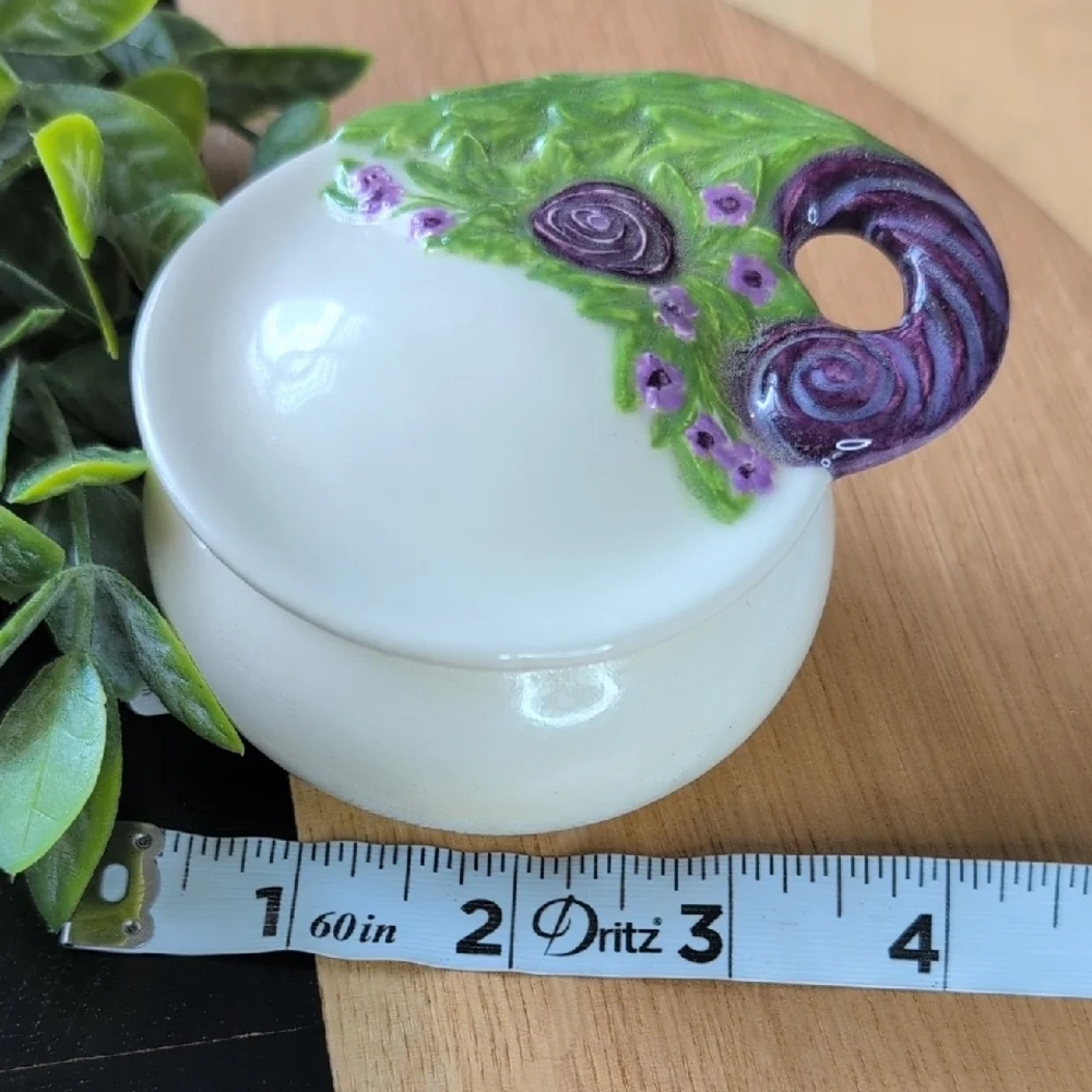 Byron Mold Vintage Hand Painted Decorative Ceramic Trinket Dish
